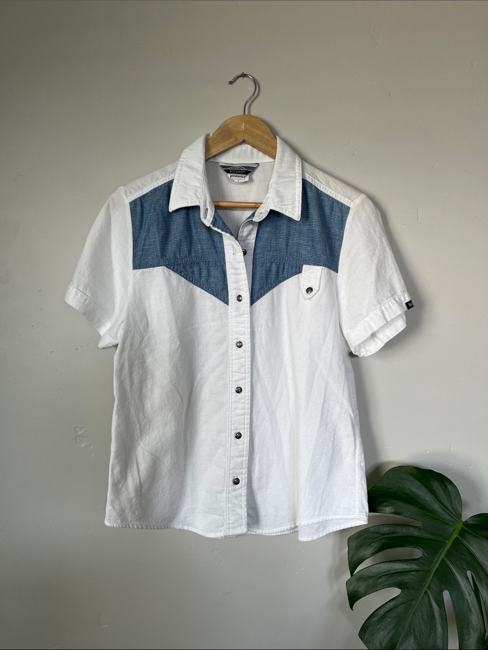 Rockies | White Short-Sleeve Button-Front Shirt with Blue Yoke
